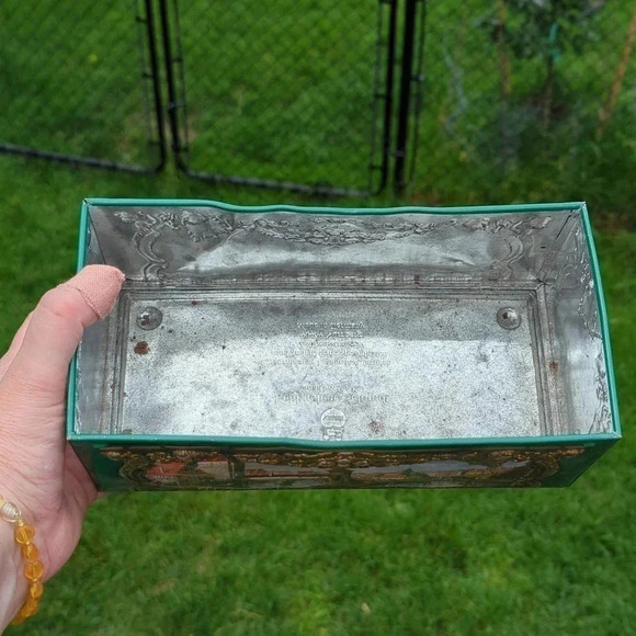 German Biscuit Tin - Picture 8 of 9